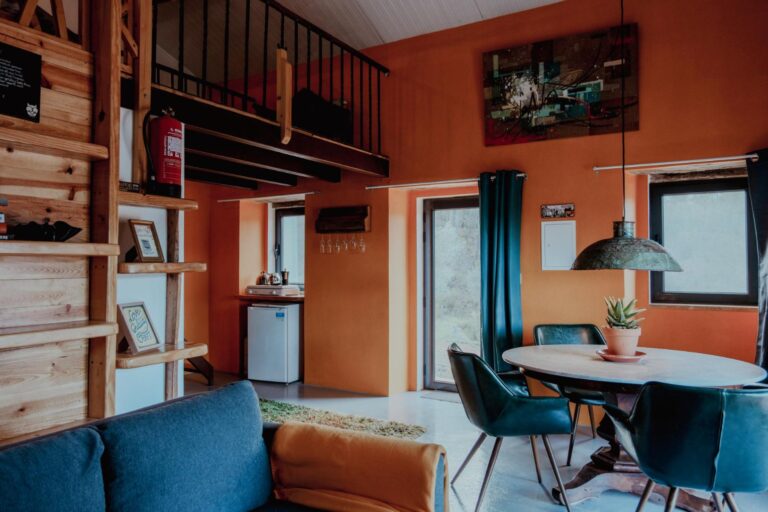 Studio De Luz 6 – A luminous room at Eco Resort Portugal inspired by Maria de Luz and themed around light and warmth.